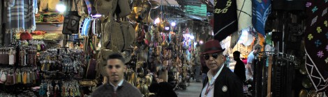 Palace, Tombs and Souk Tour